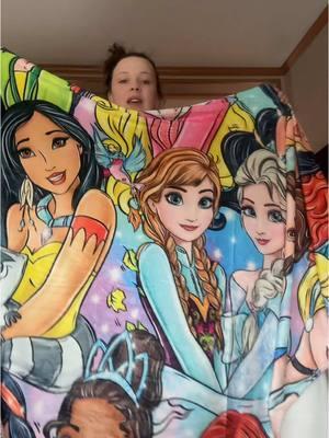 Replying to @Jodie513 YOURE KIDDING!! I need every single one 😅😅#tiktokshopfinds #socute #lifewithhan #hansolum #dailymealideas__ #disney #disneyprincesses #blanket #coolboanket #princesses 