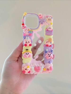 #kirby #kirbyfan #kirbylover #kirbygirl #decodencases #decodencase #decodenphonecase #customphonecase #handmadephonecase #gift #giftideas #giftidea #giftideasforher #decodendaily #decodenwithdaisy #decodenwithme 