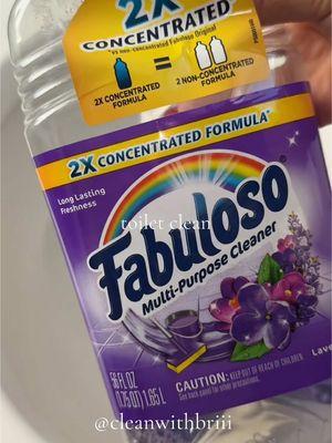 fabuloso toilet clean 🪻🫧🚽 #CleanTok #cleaning #cleaningtiktok #toiletclean #fabuloso 