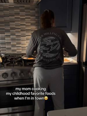 when i was a kid, i just wanted to grow up, now im grown and miss being a kid. no one tells you how hard it is seeing your parents age, i wish they could live forever #imissmymom #adulting #momscooking #hugyourmom 