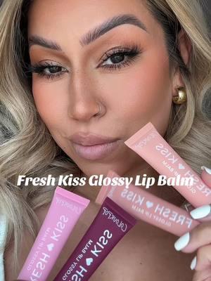 @ColourPop Cosmetics ate with these balms!! The glass like shine, & moisture is chefs kiss 🤌🏽 and they smell just as good as the feel. #colourpopcosmetics #colourpopme #colourpop #freshkiss #glossylipbalm #lipbalm #lipcombo #makeup