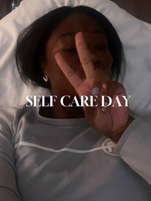 I shouldn’t have gotten a steam face treatment right after a silk press 🤦🏾‍♀️ but it was last minute holiday errands. The Blue light therapy treatment was 10/10 it’s great for   💙 Acne Reduction 💙 Skin Rejuvenation 💙 Improves Skin Texture 💙 Uses a photosensitizing agent combined with blue light to treat acne  #bluelighttherapy  #selfcareday #skincareroutine #spendthedaywithme #girlerrands #braidtakedown #skincarejourney #hairappointment 