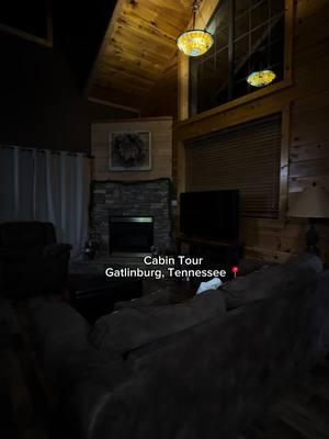 The coziest place ❤️  #gatlingburgtennessee #cabintour #cabin #cabininthewoods #getaway 