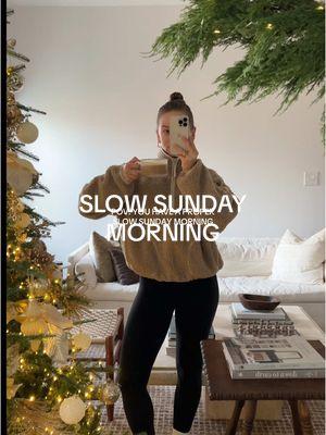 Sundays are for slow mornings, self-care, and cozy vibes 🤌🏼 #slowsundaymorning #sundaymorning #slowliving #cozyvibes #selfcareroutine #morningyoga #sundayreset #morningroutine #intentionalliving #cozyaesthetic #redlighttherapy #sundayvibes 