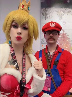 You know it 😏 #princesspeach #mario #mariocosplay #princesspeachcosplay #mariobros #cosplay #animeconvention 