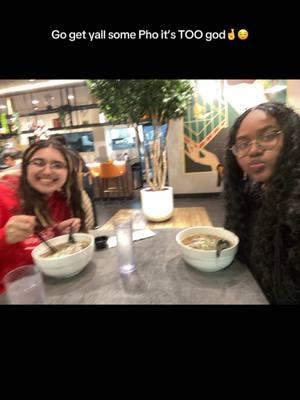 Wait till the end to see mahtab battle the noodles 😭💀 #pho #atiny #iceonmyteeth #foodonmyteeth #ateez #eatwithus #phosoup #02econds 