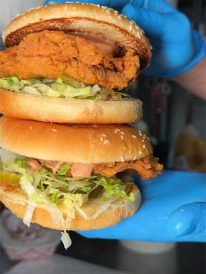 Get ready for the ultimate chicken sandwich experience at Holy Buckets! It’s seriously next-level 🔥🔥  #holybuckets #halal #pizza #friedchicken #lincolnwoodillinois #lombardillinois #bridgeviewillinois #masicna