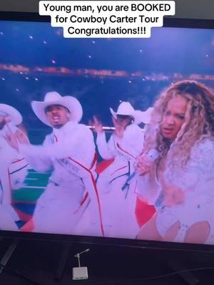 Left not 1 crumb omg! #beyonce #cowboycarter #halftimeshow #netflix #beyoncebowl 