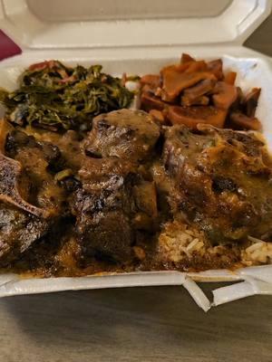 Th Oxtail Dinner Plate from Sourthern Harvest in Jacksonville NC is officially approved and certified as ULTIMATE VITTLES!! #whatgoinonhea #cbbapproved #ncfoodie #localvittles #ultimatevittlesunlocked @Southern HarvestSF 