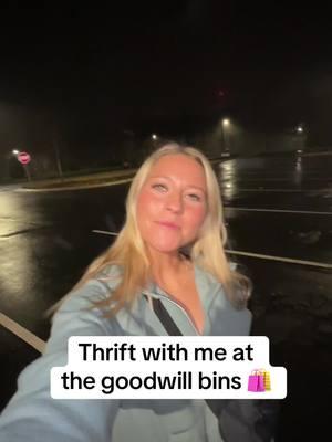 Come thrift with me on a Saturday night🛍️ #goodwill #goodwillbins #bins #goodwilloutlet #outletstore #thrift #thriftstore #thriftfinds #haul #thrifty #thriftwithme #secondhand @Goodwill Industries Intl. 