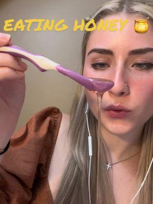 Do you like honey? #asmr #mouthsounds #eating #mukbang #fyp #slurrping #kissing #whisper #relaxing #honeycomb 