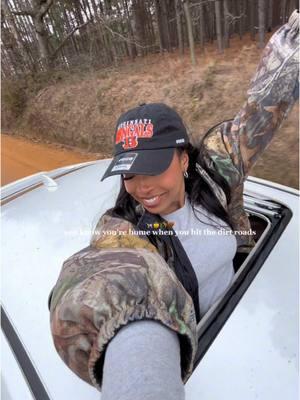 from city girl to cowgirl just like that ✨ #farm #christmas #holidayseason #family #farmlife #country #cowgirl #camo #cowboycarter #beyonce #bodyguard #dirtroad #blackfarmers #fyp 