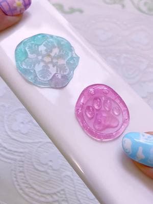 Trying hot glue seals 💖 these were surprisingly messier than wax beads 😂✨ #sealingwax #waxsealing #satisfying #diycraft #diycrafts #satisfyingvideo #cuteaesthetic #kawaiiaesthetic #waxsealstamp #waxseal #scrapbooking #sosatisfying #crafting #craft #relaxingvideo #relaxing #relaxingvideo #satisfyingvideo #hotglue #asmr #asmrsounds 