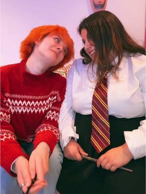 Himbo x Bookworm is my fav combo @kt🐝 #romione #romionecosplay #hermione #hermionegranger #hermionecosplay #ronweasley #ronweasleycosplay #harrypotter #harrypottercosplay #gryffindor #theoneokaycosplayer #fyp #BookTok #booktokcosplay 