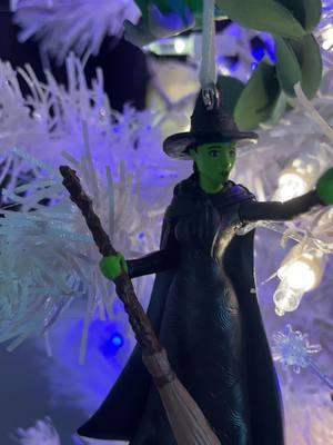 #leaveheralone #itsme #defyinggravity #wicked #wickedmovie #cynthiaerivo #arianagrande #wizardofoz #dorothygale #christmasdecor #wickedchristmas 