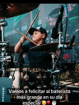 Ayúdanos a felicitar al baterista más grande en su dia especial el compita Edwin 🥳🎈🎂 #fyp #parati #happybirthday #birthday #compleaños #norteño #norteñasconsax🎷 #corridos #baterista #niño #viral #trending  #edwinbaterista 