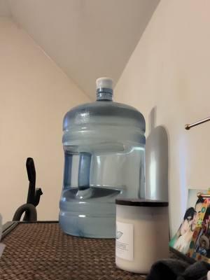 This was a qucik set up and way easier to turn on than expected. This dispenser is so much cheaper than the really large ones they sell and besides having to bring it upstairs, its great! #water #agua #nighttimeroutine #kidroutine #bedtime #bedtimeroutine 