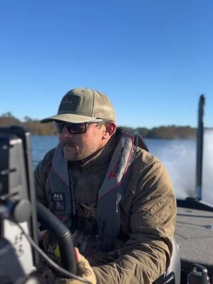 🥶🥶🥶  📸 @Hunter  #TeamBirge #BassCatBoats #FeelTheRush #MercuryMarine #MercuryProTeam #MercuryGoBoldly #MercuryPartner #PowerPole #PowerPoleMOVE #TotalBoatControl #WhyIMOVEMyBoat #FYP 