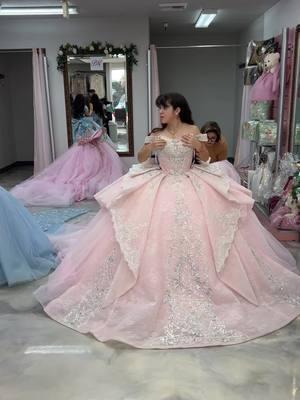 #fyp#quinceañera #Quince #quinceaneradresses #quinceanera  #maquinceaños  #quinceideas #vestidoscharros#vestidosdeprincesa #vxvañera #bmboutique#boutiquemoroleondress ##moroleonGirl #boutiquemoroleon  #quincedress #quinceañeradress #xvdress #xv 