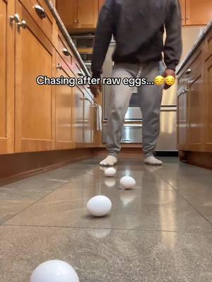 Caught the raw eggs🤣🤣 #raweggs #frankocean #eggs #moonriver #fyp 