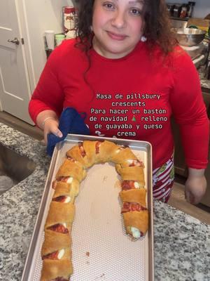 Como hacer un postre con masa de pillsbury crescent  en forma de baston de navidades 🎄🎅🏻 relleno de guayaba y queso crema #gabyrican #GabyRican #trangalangasresort #unaboricuaenkansas #cocinandocongabyrican #elcafesitoconlagabyrican #pillsbury #pillsburycrescentrolls #baston #navidad #cocina #cocinandoconamor #cocinandoencasa #cocinandoentiktok #puertoricanfood #puertorico #puertorico🇵🇷 #puertorican #puertorriqueña🇵🇷 #guayaba #guayabayqueso 