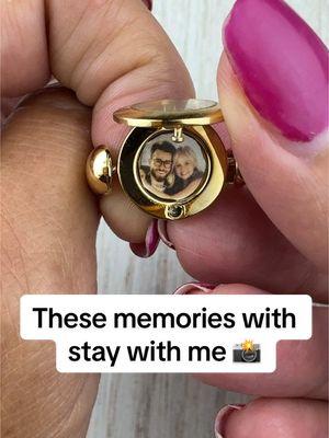 This was a year full of memories! Wear them around with you everywhere you go 😌 #thesememories #locketring #locketjewelry #photodisplays 