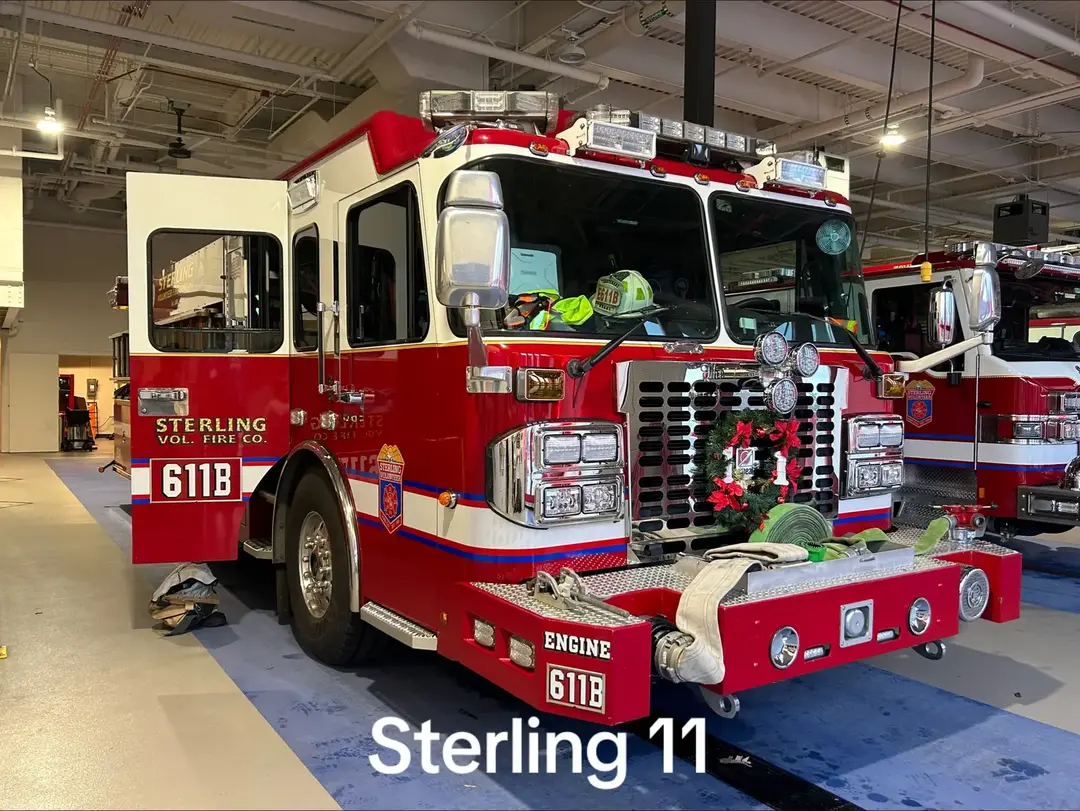 #fyp #fypシ #fireapparatus #firetrucks #sterlingfiredepartment #sterlingva #loudouncounty #611 #pierce #piercevelocity #smealfireapparatus #smeal #enginecompany #eonefiretrucks #eonetower #towercompany #towerladder #ambulance #freightlinerambulance #sterlingrescue 