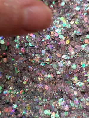 www.simplyglittericious.com #DIY #glitter #glitters #glitternails #glittersupplier 