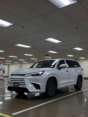 Not messing around with this 2024 Lexus TX 350 AWD 🔥 Perfect luxury SUV with the panoramic sunroof, 3rd-row seats, birds-eye view and more!  #longolexus #lexussuv #lexustx #suv #newcar ##lexusgirl #momcar #luxurycars #cartok #lwatxchallenge 