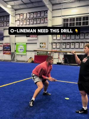 Here’s a drill O-Line can use to improve:  ⚪️ Lateral Quickness ⚪️ Punch Timing  ⚪️ Lower Pad Level  #offensiveline #lineman #linemandrills #football #footballdrills #linemantraining #offensivelinetraining #ohio #lab 