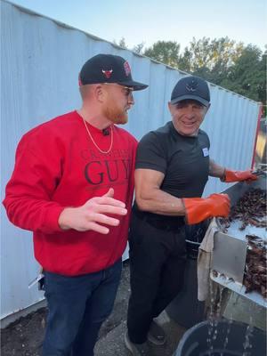 You mind if I keep giving away Crawfish? #thecrawfishboss #youngsville #louisiana #geraldgruenig #mrweatherall #tiktokfoodie #fyp 