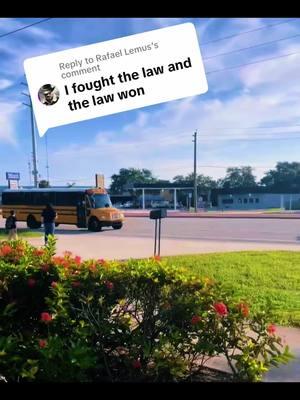 Replying to @Rafael Lemus #schoolbusrunners #portsaintlucieflorida #stopforschoolbuses #drivesafe #busrunner #deputysheriff #policeoftiktok #schoolbussesoftiktok #cops #portsaintlucie #busdriversoftiktok #deputy 