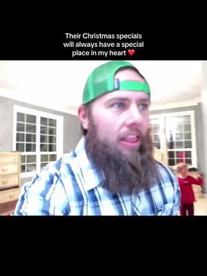 I look forward to this every year in December. Fav tradition ever #foryou #foryoupage #aviacollette #gavinbutter #shaycarl #christmas #christmasspecial #memories 