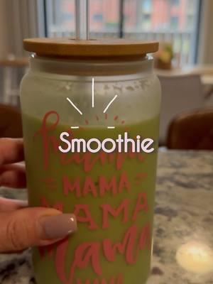 La bebida favorita de una embarazada 🍌🥬🥑 aquí te dejo este video, es delicioso créeme que te va a encantar, OJO no se te olvide el hielo. #bebidaverde #smoothie #bebidasaludable #antojito #embarazada #primeriza #healthy 