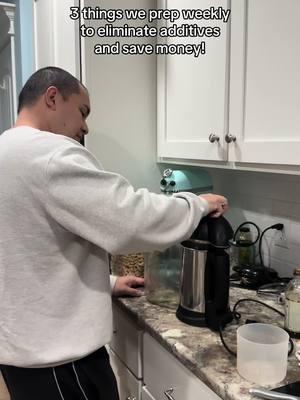 Weekly prep STAPLES.  Prepping saves us so much time during the week, saves us $$, and keeps us healthy AF!  No seed oils, additives, or bs in our food! #weeklyprep #cashewmilk #homemademilk #bread 