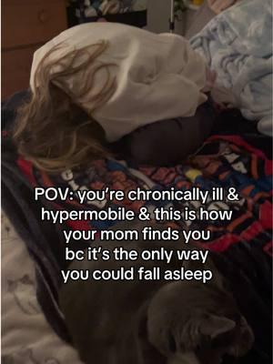 I do NOT remember this lol #chronicallyill #chronicpain #hypermobileehlersdanlossyndrome #hypermobile #spoonielife #sleepproblems #disabilityawareness #chronicallylindsay 