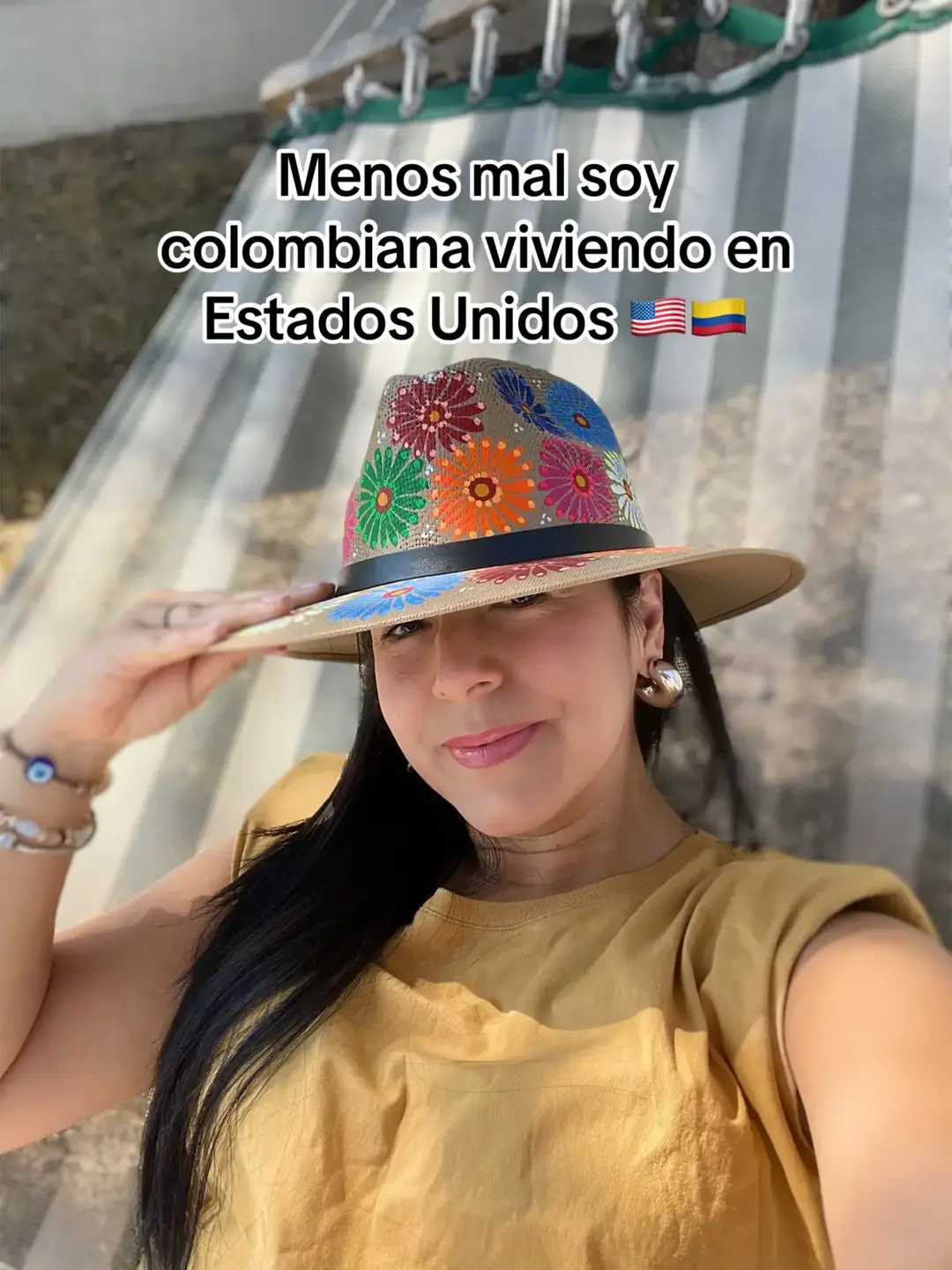 Soy Alexandra García, abogada radicada en Estados Unidos 🇨🇴🇺🇸 Desde aquí soy la creadora de Alexavisasymas, un espacio informativo donde comparto información sobre visas estadounidenses. Y en compañía de abogados de inmigración le ayudamos a las compañías y personas a establecer su vida en Estados Unidos 🇺🇸 Sígueme para que te mantengas al día sobre migración estadounidense.  #colombianaenusa🇨🇴 #migrante #migracionlegalusa🇺🇸 #colombianosentexas #alexavisasymas #greencard #asilo🇺🇸 #trabajarenusa Si 