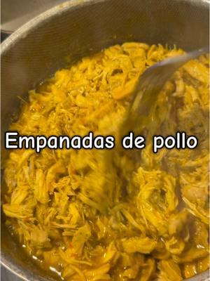 Haciendo empanadas de pollo con mi amigo #fyp #empanadas #empanadasdepollo #food #comida 