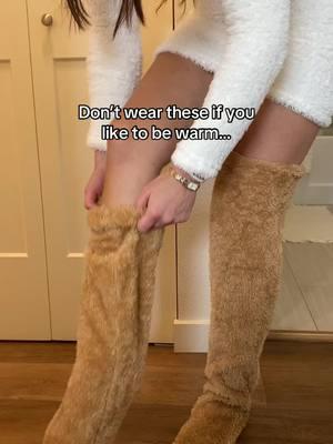 Fuzzy Legs are the cuttest and warmest 🧦☁️🥹 #cozyathome #legwarmers #fuzzylegs 