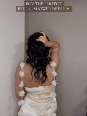 In love with dress ✨🎀#bride #bridal #bridaltiktok #fyp #partheafashion #dress#weddingtiktok #weddingdress #vestidodenovia #grwm #foryoupage #parati #novia #ideas #fashion #fashiontiktok #fyppppppppppppppppppppppp 