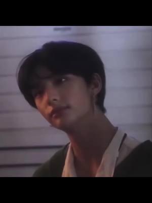 His dimple 🤭 @Stray Kids #kpopfyp #fypツ #스트레이키즈 #hyunjin #lovestay #hanussy #oldvid #dimple #skz #xybca #kpop 