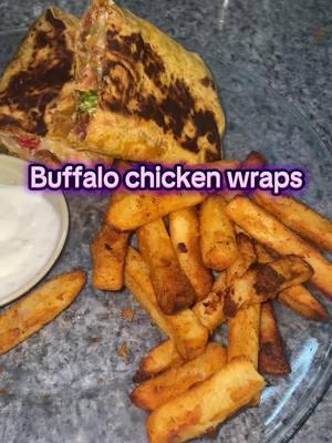 BUFFALO CHICKEN WRAPS #chickenwrap #buffalochicken #buffalochickenwraps #easydinner #easydinnerideas #weeknightdinner #30minutemeals #whatieat #wraprecipe #mealplan #mealplanning 