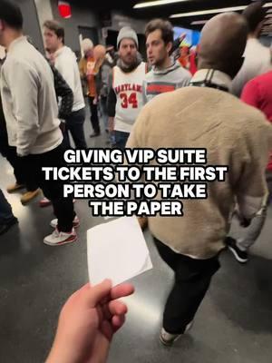 No risk, no reward 🤷‍♂️ Would you have taken the paper?  #nyc #barclays #barclayscenter #newyork #basketball #maryland #terps #tickpick #tickets 