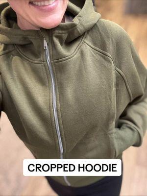 And it has pockets! 🥰 #CroppedHoodie #OOTD #MomFit #WorkoutWear #ComfortableFit #MomOutfit #CuteHoodie #Workout #ComfyOutfit  