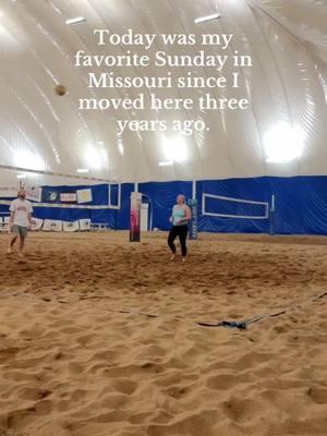 It’s not easy for me to live in Missouri. I miss Denver every day, but then I find an indoor beach volleyball bar and grill only 20 minutes away from where I live, and now I don't miss Denver nearly as much. I can't wait to go back. Volleyball Beach Ozark has my heart. #agedefy #myzone #cardio #volleyball #fitness #moveyoungliveyoung 