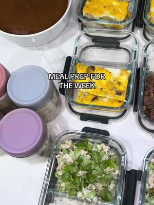 Meal prep with me for the week😋 I’ve been meal prepping consistently for about seven years now and I truly think that if there is one thing you can take into the new year, it’s to meal prep🌞 I only give myself about 60-90 minutes per week to prep for the week and the way it pays out in the long-term is incredible. By taking about an hour to prep some food and snacks for the week, I know I have healthy, high protein meals ready to grab and go during my busy days 🫶🏻 #f#foruf#fypagem#mealprepm#mealprepideasm#mealpreppingm#mealprepsundayh#highproteinh#highproteinmealsh#highproteinrecipesh#highproteindiet#CapCut 