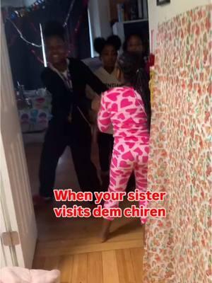 When your sister visits dem chiren #realisticmomlife #momvlog #momlife #favoriteaunt #sisterlove 