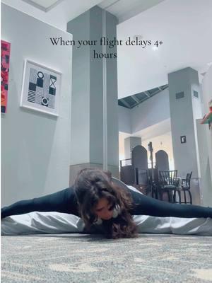 Still waiting.. 🤯😭  #flights #handstands #stretching #yoga #handbalance 