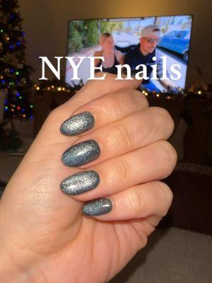 Perfectly extra nails for NYE 🖤🥂  #NYEnailideas #NYEnails2025 #CatEyeNails #NailInspo #NailIdeas #ManiGoals #NailArtAddict #2025GlowUp #NewYearNails #NYE2025 #NailGoals #SparkleNails #HolidayNails #NailDesigns #TrendyNails #GlamNails #NailsOfInstagram #NailLover #NYEReady #MetallicNails #ShinyNails #NYECountdown 