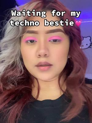 Looking for a bestie🥺💓 #hotgirlslistentotechno #newyear #newyearsmakeup #countdown #countdownfestival #countdownnewyear #newyears #newyearsmakeup #newyearsmakeuplook #festivalmakeup #ravemakeup #rave #ravetok #edmtok #ravegirls #pinkravelook #countdownfestivallook #fyp #bassdownlow 